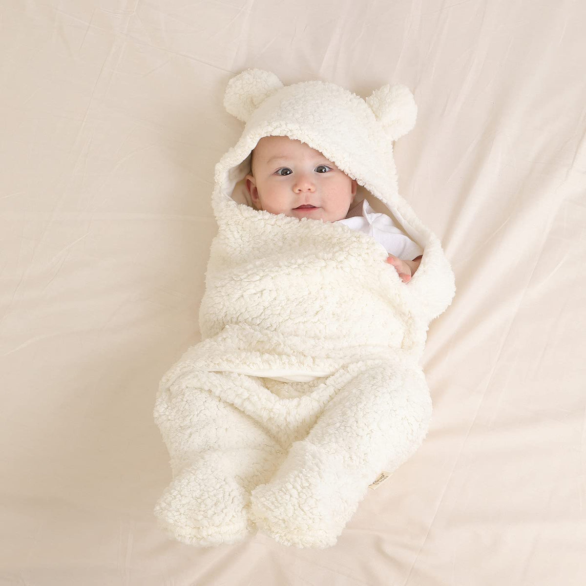 Newborn Swaddle Wrap – Plush &amp; Hooded for Winter